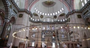 İstanbul'da Cuma Namazı Kılınacak Cami, Mescit ve Açık Alanlar Belirlendi