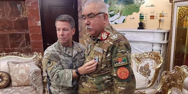 Afganistan'da savaş ağası Raşid Dostum'a 'Mareşal' ünvanı verildi