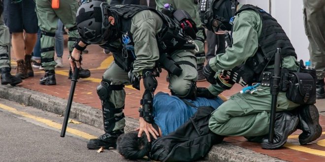 ​Hong Kong'da gösteriler yeniden patlak verdi