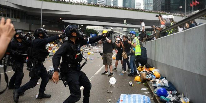 Çin'den Hong Kong'da gerilimi artıracak adım