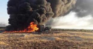 Petrol tankerini şoförü ile birlikte ateşe verdiler