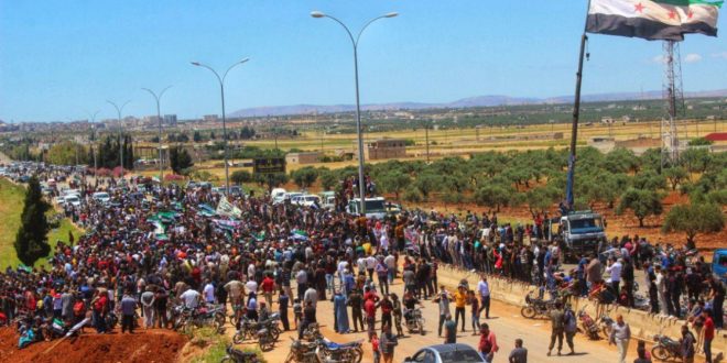 Suriye'de Rejim karşıtı gösteriler: Evlerine dönmek istiyorlar