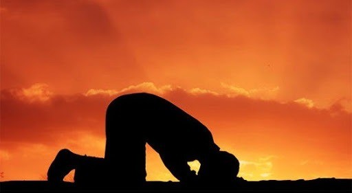 Allah’dan Yardım Dilemenin Şartları: NAMAZ