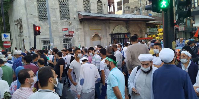 İlk namaz öncesi Ayasofya çevresinde yoğunluk yaşanıyor