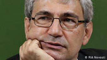 Pamuk: Ayasofya'nın açılması artık Atatürk'ün laikliğine saygı duymuyoruz demek