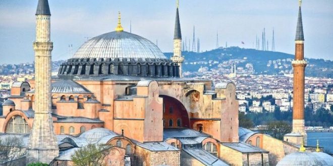 Ayasofya Camii'nin imam ve müezzinleri belli oldu!