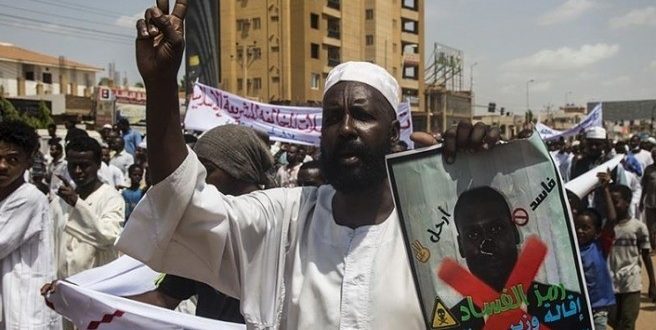 Sudan'da hükümete karşı protestolar düzenlendi