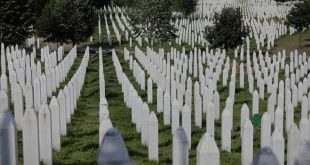 Tarihte Bugün (11 Temmuz): Sırplar Srebrenitsa'da katliam yaptılar