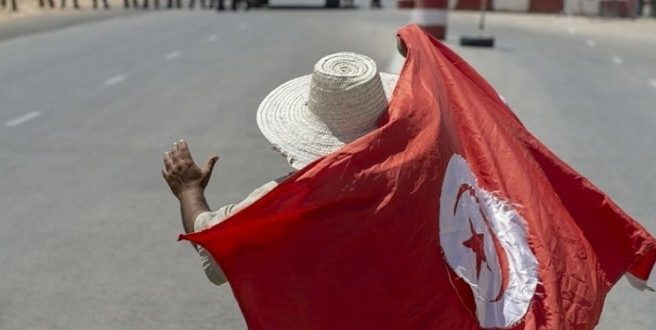 Tunus'ta hükümeti kurma görevi İçişleri Bakanı'na verildi