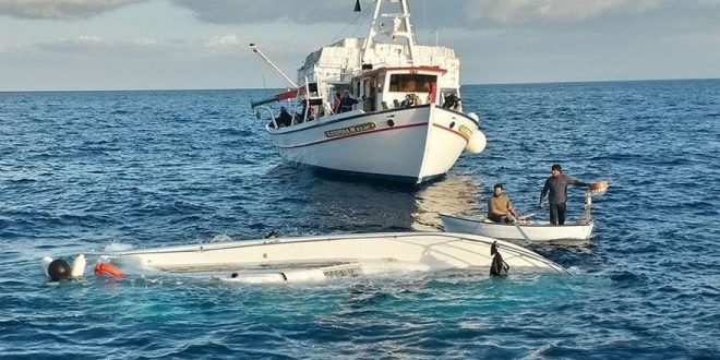 AB, Yunanistan'dan göçmenlerin geri itilmesini soruşturmasını istedi