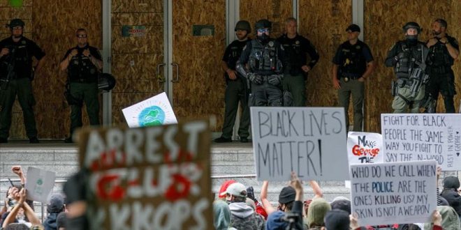 ABD'de bir şehirde polis ırkçılık karşıtı protestoları artık 'yasa dışı'