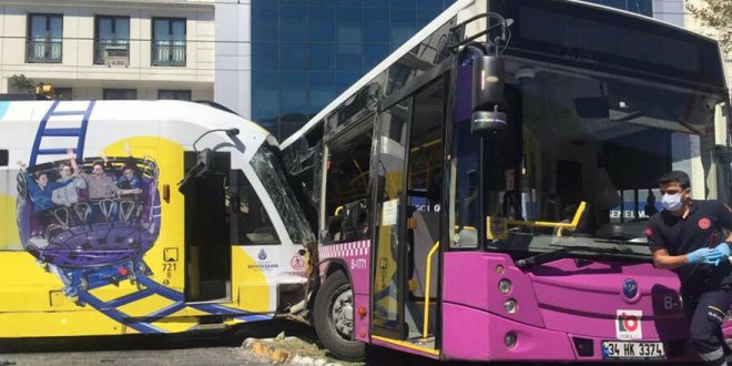 Bağcılar-Kabataş seferini yapan tramvay otobüse çarptı