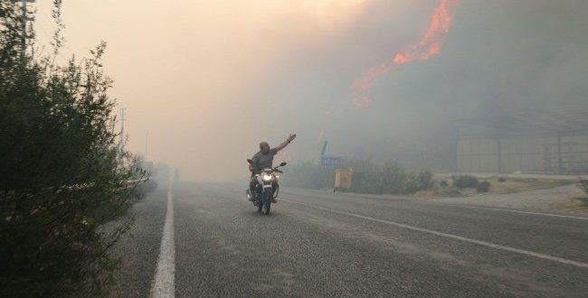 Makilik alanda başladı ormana sıçradı: 50 ev boşaltıldı