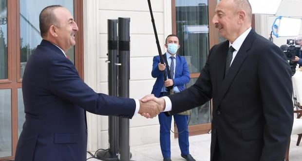 Azerbaycan'da temaslarda bulunan Çavuşoğlu'ndan açiklama: Bu bir savaş suçudur!