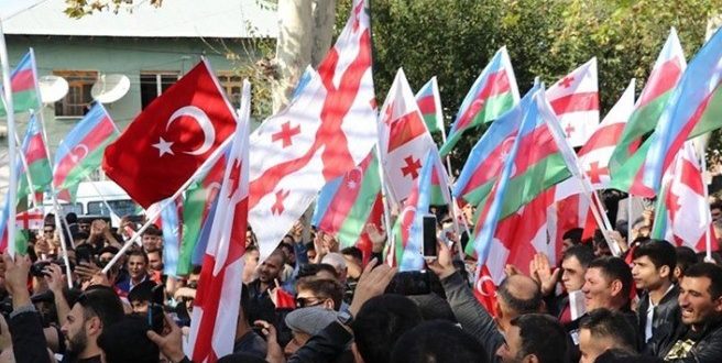 Gürcistan'da Azerbaycan'a destek gösterisi