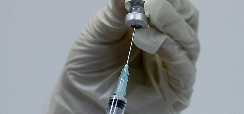 Son dakika: Oxford'un koronavirüs aşısını deneyen gönüllü hasta hayatını kaybetti