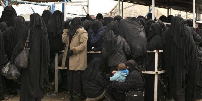 PKK'nın Hol zulüm kampından özgürlüklerine kavuştular