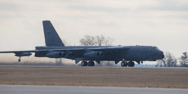 ABD, B-52 bombardıman uçaklarını Ortadoğu'ya gönderdi