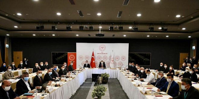 Bakan Koca başkanlığında İstanbul'da Covid-19 toplantısı yapıldı