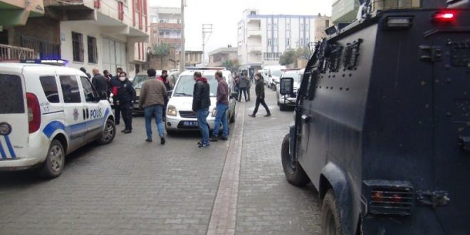 Ev sahibi-kiracı tartışmasında 2 polis yaralandı!