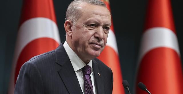 Erdoğan Azerbaycan'daki askerlere telefonla hitap etti!