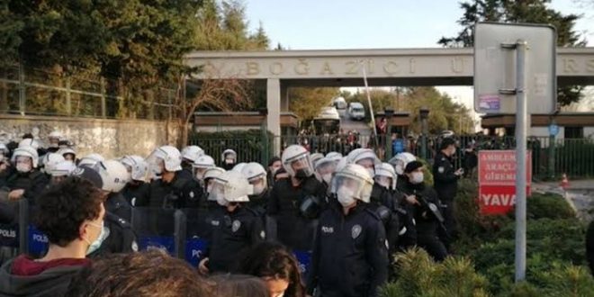 Boğaziçi Üniversitesi'ne yapılan rektör atamasını protesto eylemlerine, CHP ve Kaftancıoğlu'ndan kışkırtma ve destek geldi.