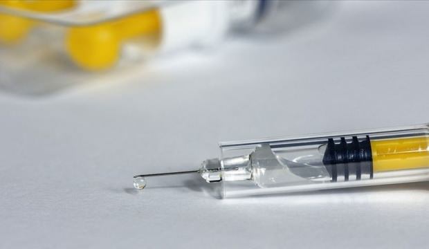 İsrail, sağlık çalışanlarının aşılanması için Filistin'e 5 bin doz Kovid-19 aşısı verecek