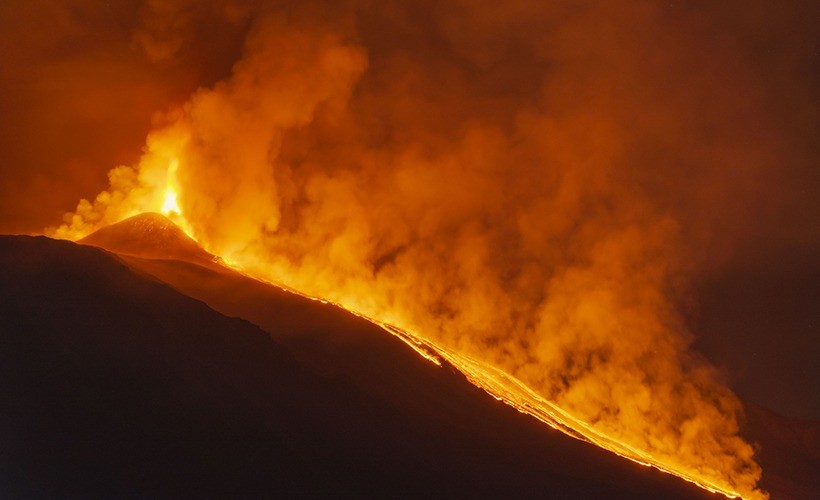 Etna Yanardağı'nda patlama