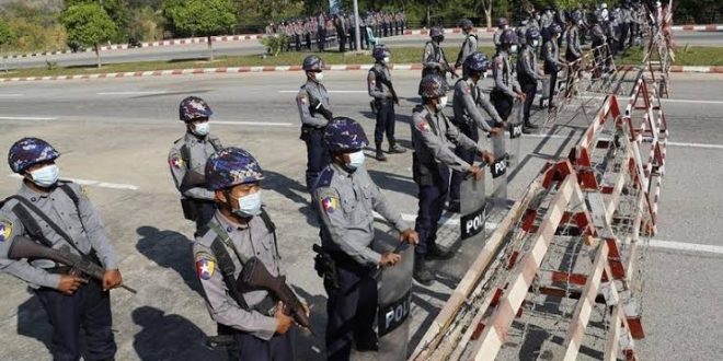 Myanmar'da yönetime darbe! Gözaltına alındılar