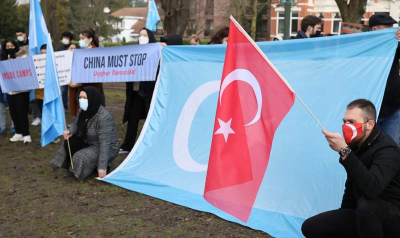 Uygur Türklerine karşı uygulanan baskı, Brüksel'de protesto edildi.