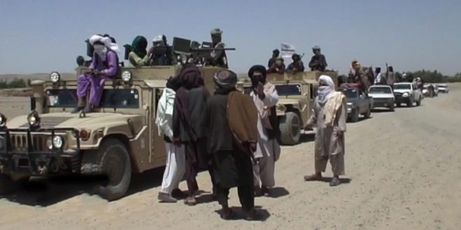 Taliban Afganistan'da bir ilçeyi ele geçirdi