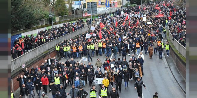 Merkel'den ırkçılık açıklaması!