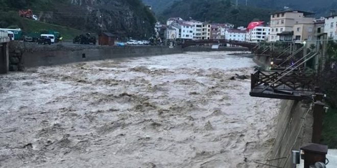 Giresun'da 4 işçi su akıntısına kapıldı!