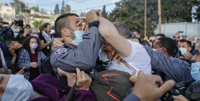 İsrail polisinden barış yanlısı Yahudi milletvekiline saldırdı!