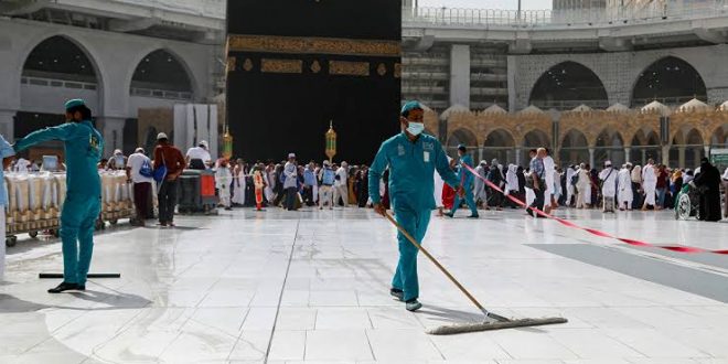 Kabe'de Ramazan'a hazırlık!