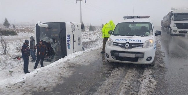 Konya'da turistleri taşıyan 2 otobüs kaza yaptı, ölü ve yaralılar var!