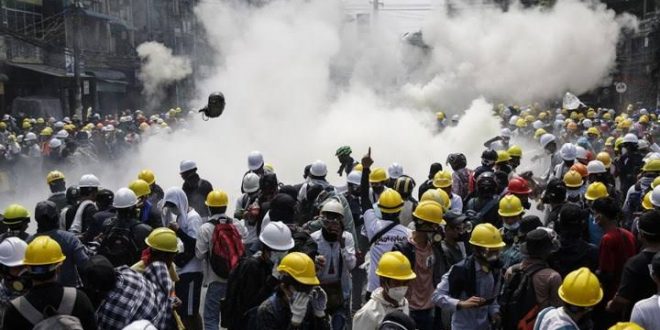 Myanmar ordusu, darbe karşıtı protestocuları öldürmeye devam ediyor!