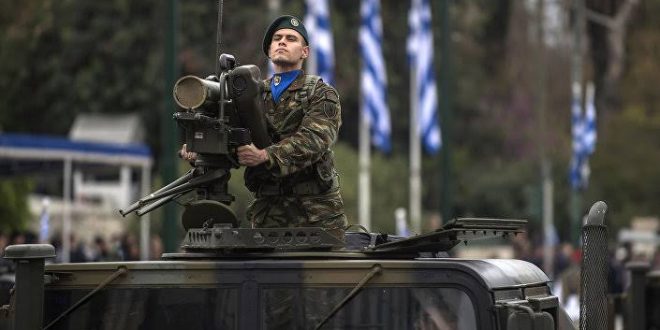 Yunanistan'ın Türkiye korkusu, zorunlu askerlik yapma süresine yansıdı!