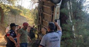 İzmir'de feci kaza: 6 ölü, 11 yaralı