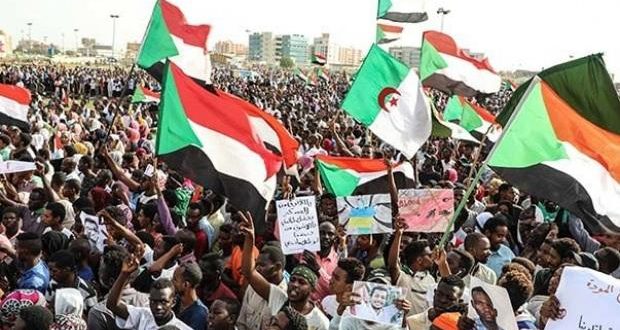 Sudan'da protestocuları öldüren askerlere idam cezası verildi