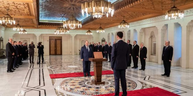 Yeni hükümet üyeleri Beşşar Esad'ın karşısında yemin etti