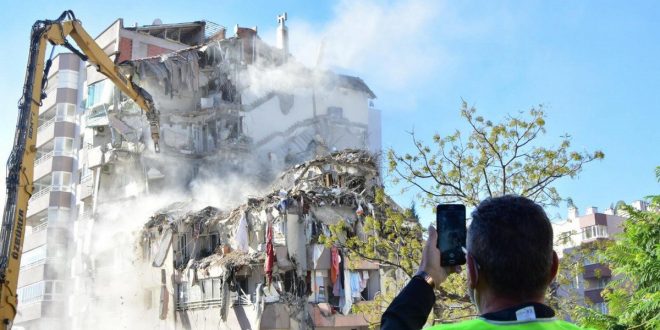 11 kişinin öldüğü Yılmaz Erbek Apartmanı'nın mimarına tahliye!