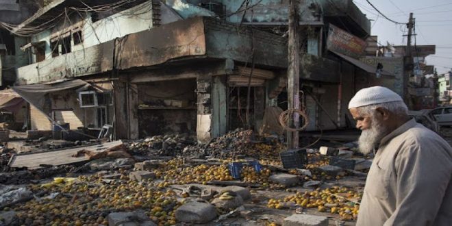 Ordu ve Hindu çeteler Müslümanları zorla evlerinden çıkartıyor