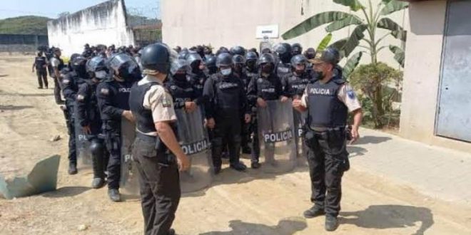 Mahkumlar polise ateş açtı!