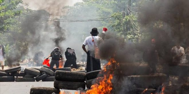 Myanmar’da ordunun 160’dan fazla binayı ateşe verdiği iddia edildi