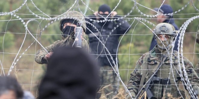 "Beşar Esed rejimi Belarus-Polonya sınırına sığınmacı taşıyor"