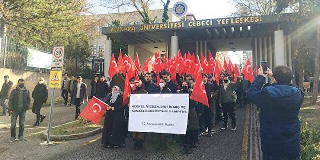 Ankara Üniversitesi'nde başörtülülere hakaret skandalı!