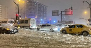 Yoğun kar nedeniyle il dışına araç çıkışı durduruldu