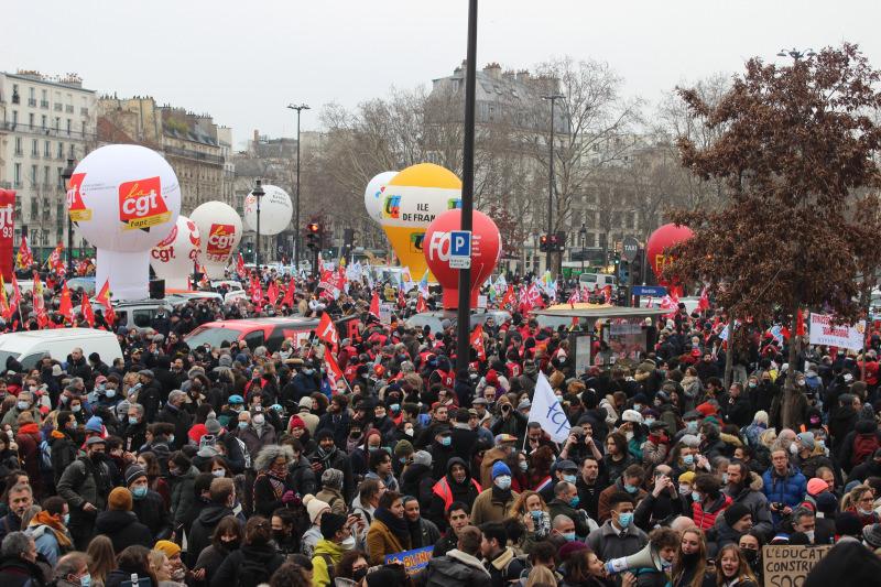 Macron üniversite öğrencilerini kızdırdı