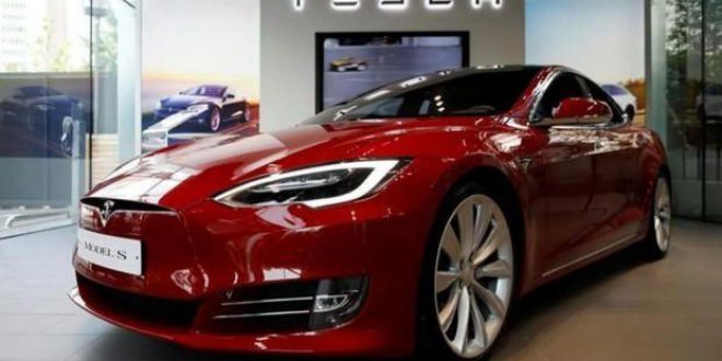 Tesla sürücüsüz araç hizmetine zam yaptı